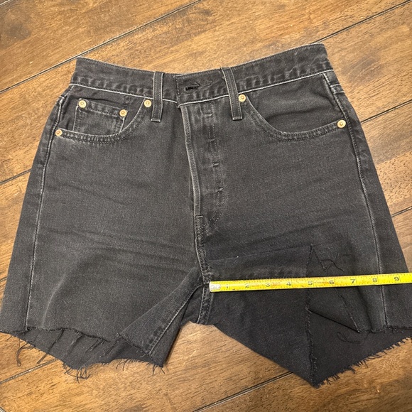 Levi Premium 501 Mid-thigh shorts Size 25 - Picture 4 of 4